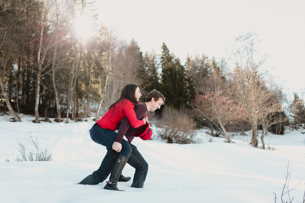 Destination photographer - Funnny couple photoshoot at snow in Alpes Switzerland