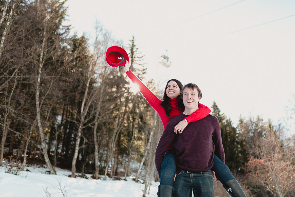 Destination photographer - Snowy couple photoshoot in Alpes Switzerland