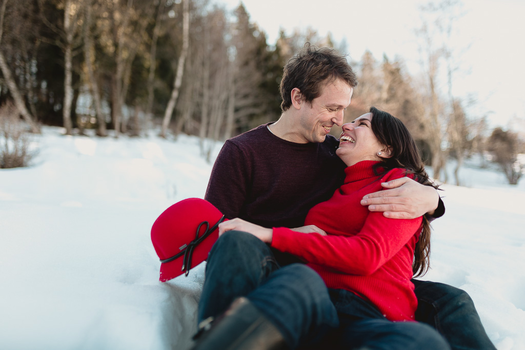 Destination session - Casal na neve durante ensaio nos Alpes Suíços