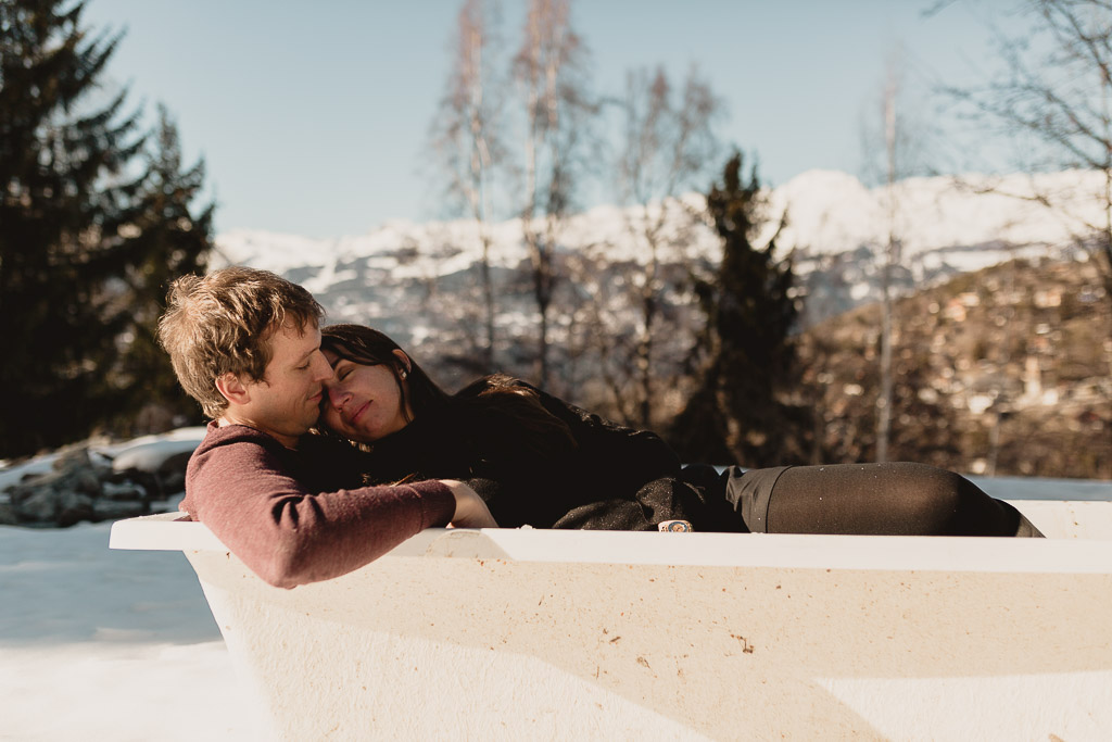 Ensaio de casal na banheira nos alpes suíços - Fotografo na Europa e Suíça