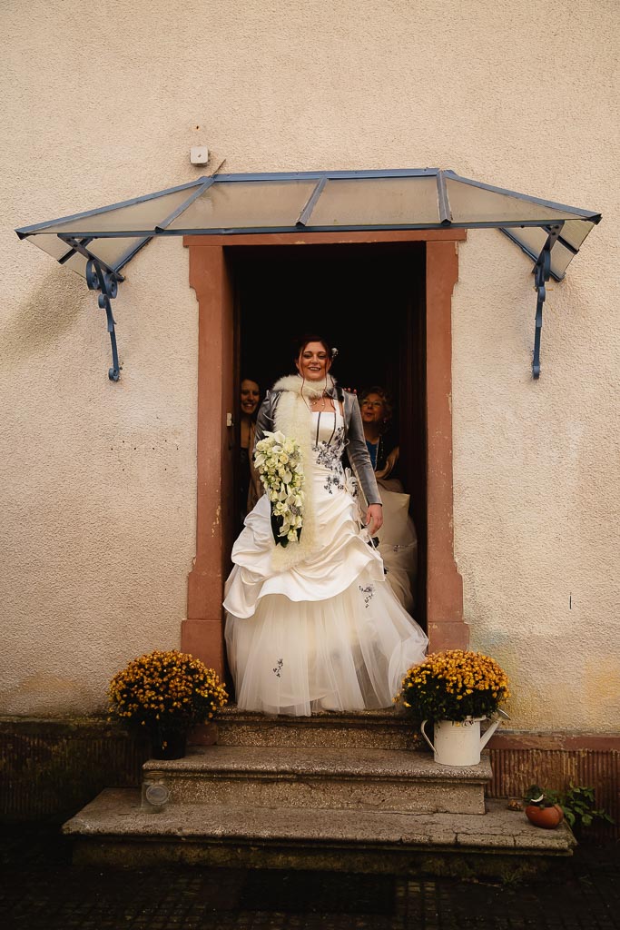 La mariée prête avec sa maman - Mariage d'hiver à Bitche en Moselle
