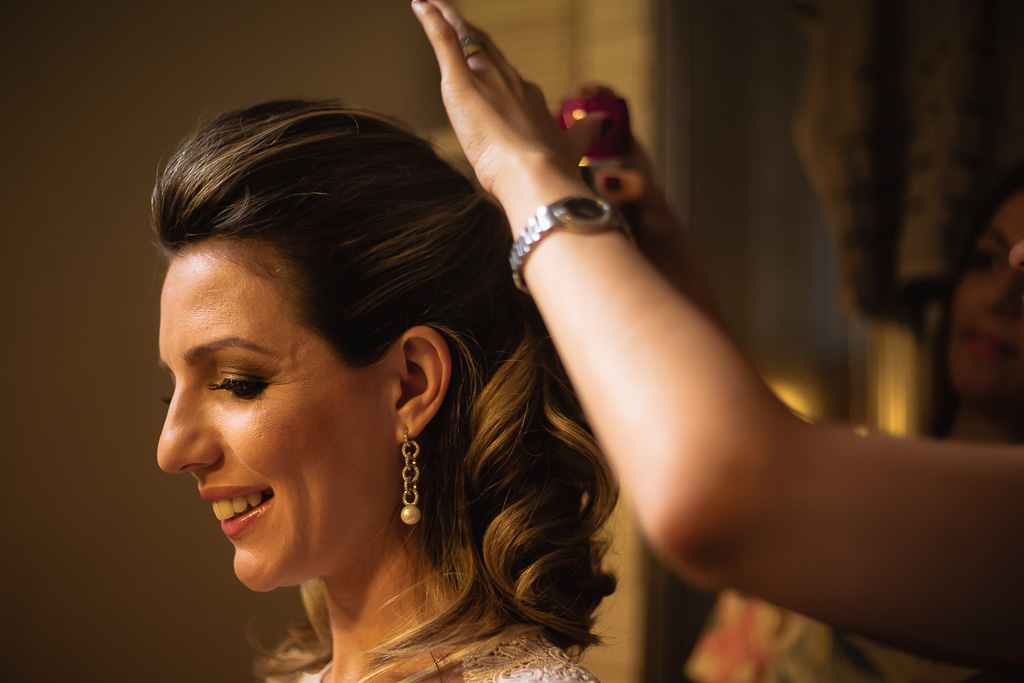 Paris photographer capture bridal preparation for the elepoment ceremony