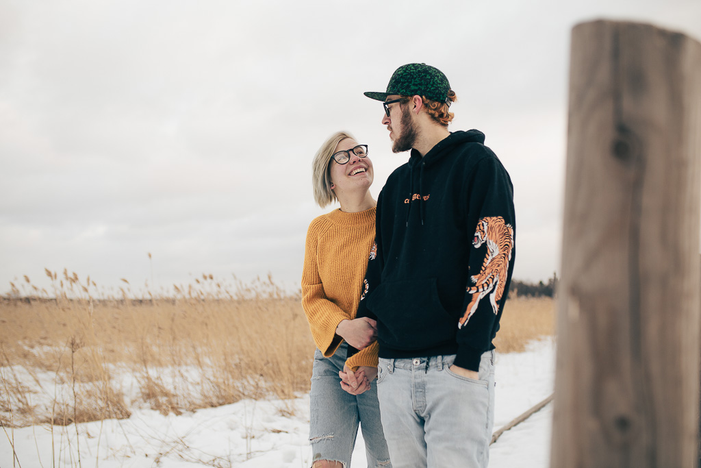Photographe mariage et couples - séance photo à l'étranger à la neige Finlande
