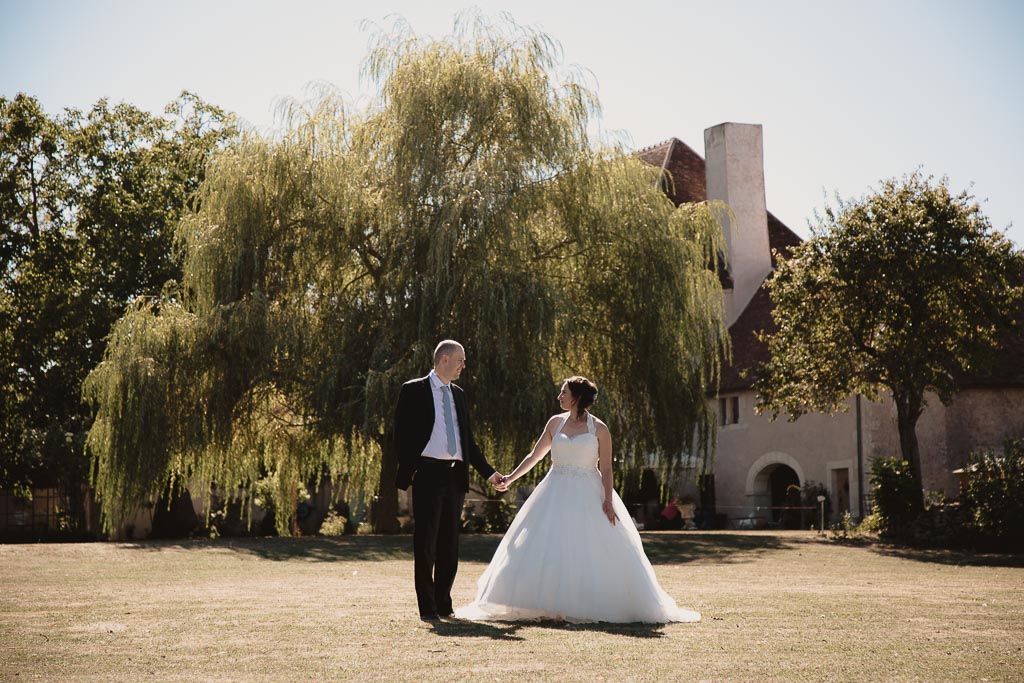 Séance couple mariage en campagne