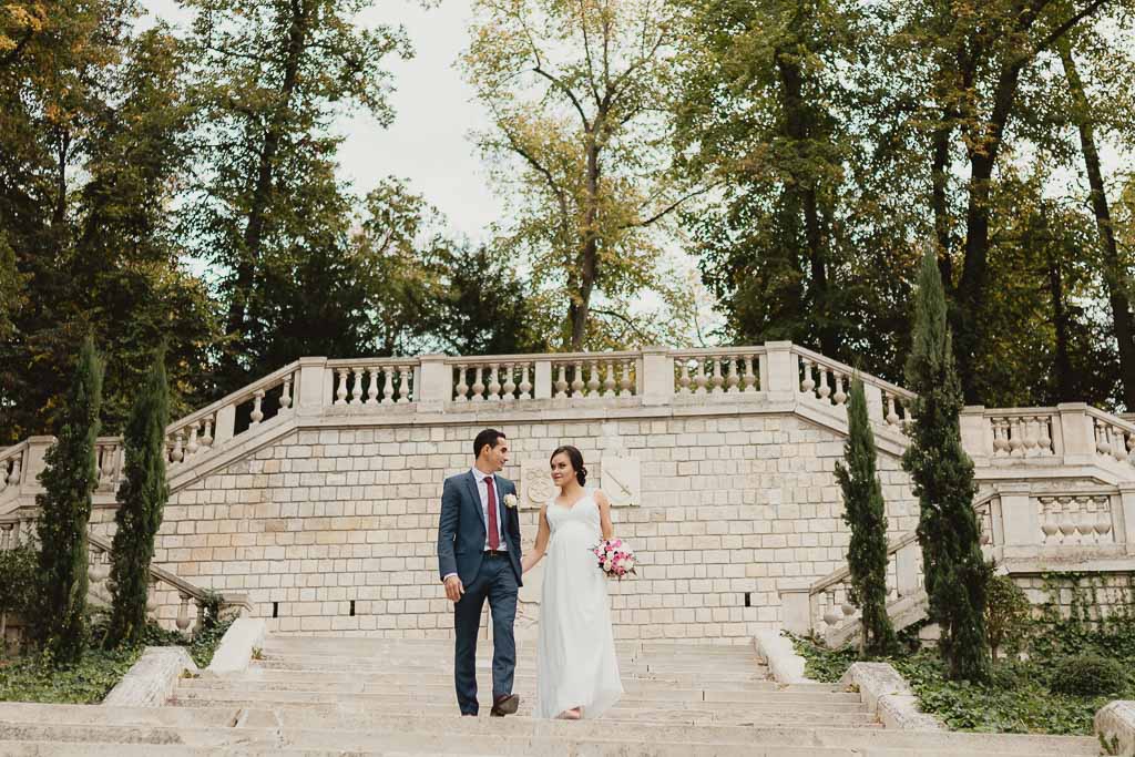 Les jardins du Château du Prieuré à Conflans-Sainte-Honorine un joli cadre pour la séance photo du couple