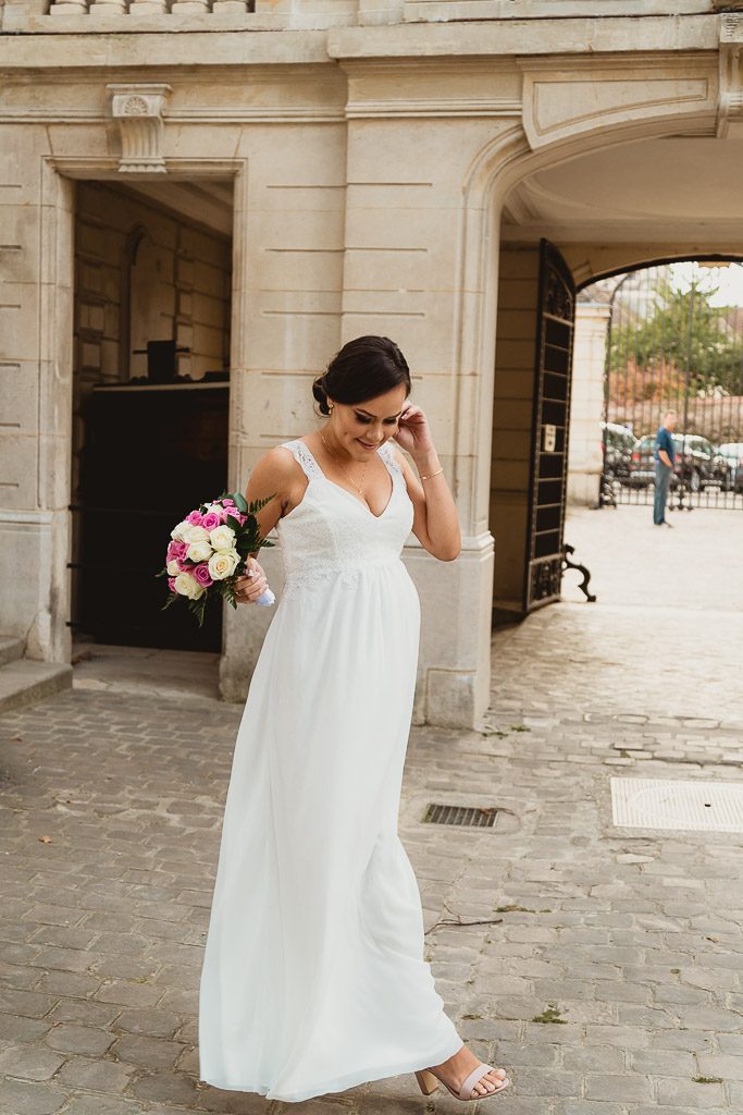 La mariée arrive au Château du Prieuré