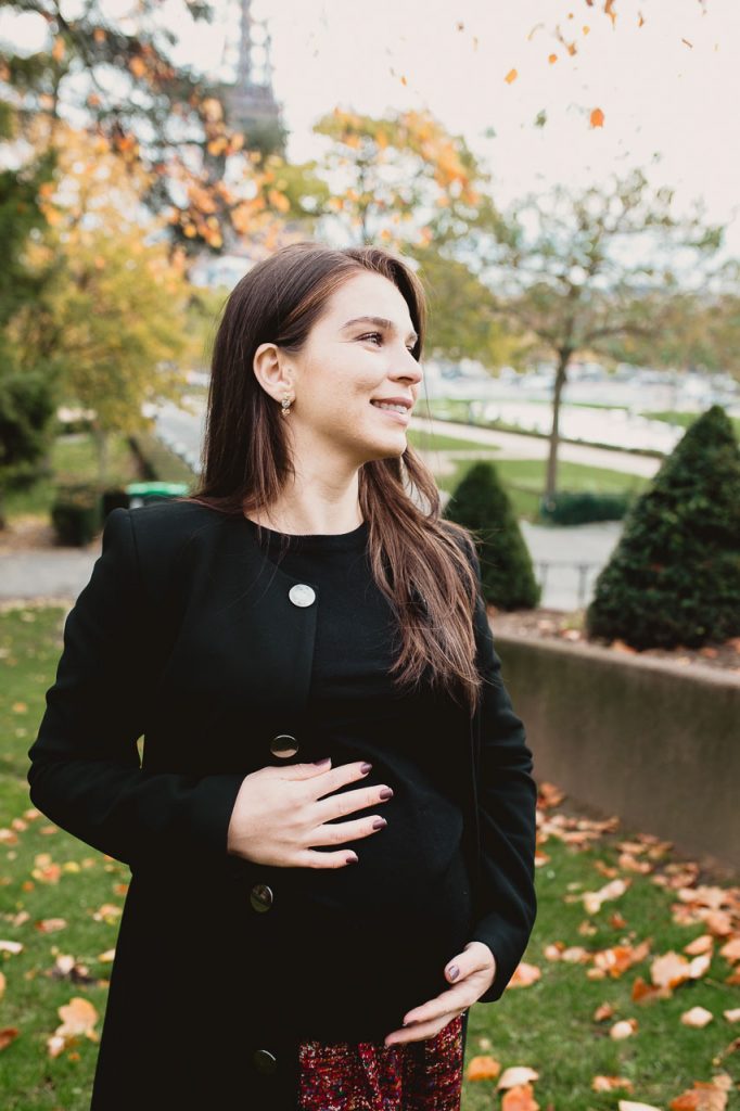 Photographe femme enceinte dans le Val de Marne et à Paris - Séance grossesse en extérieur