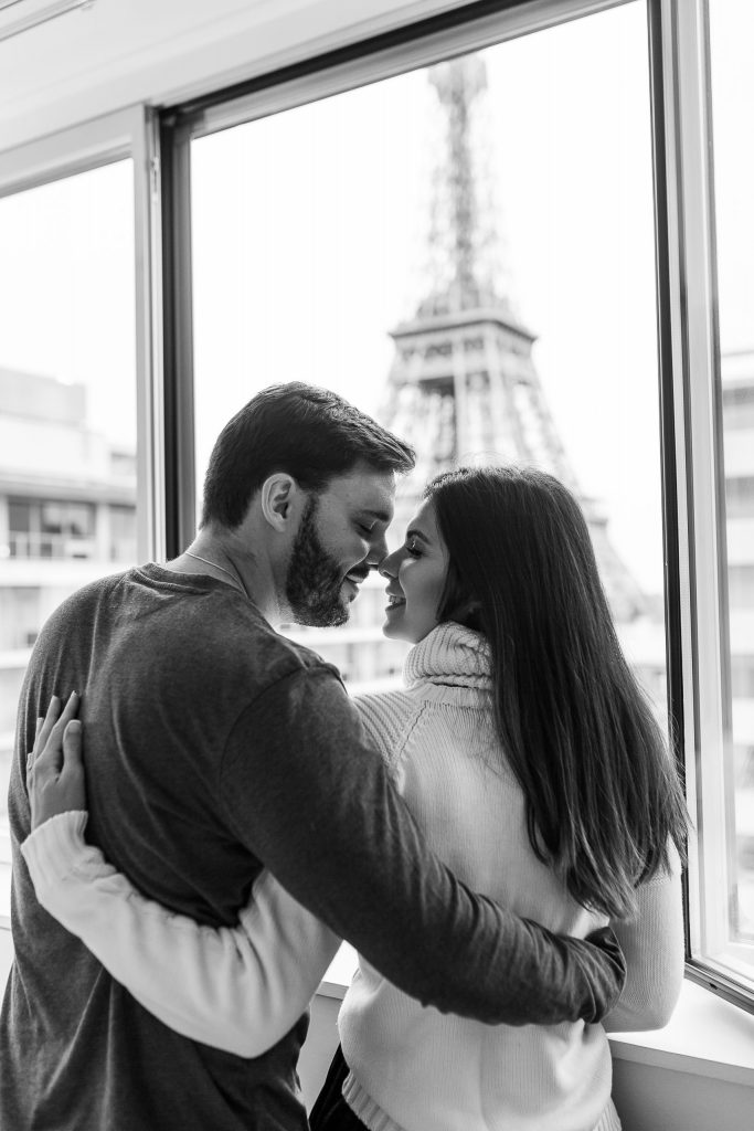 Séance photo dans chambre d'hotel à Paris - Photographe à Paris et Val de Marne