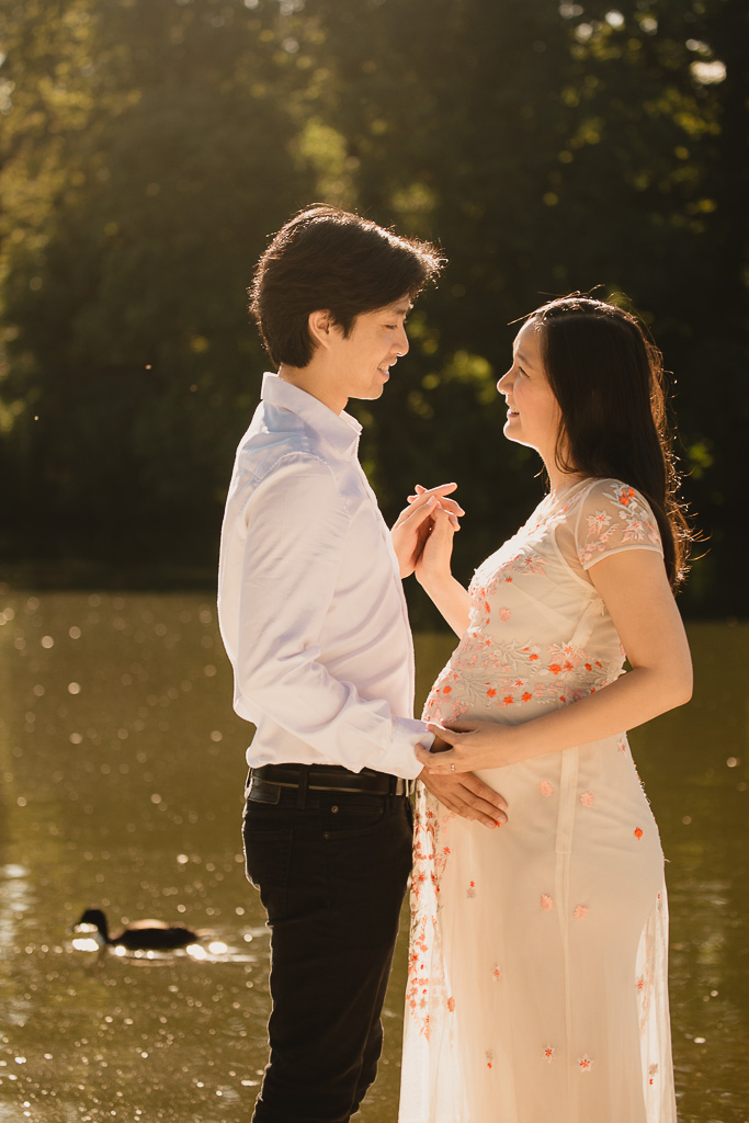 Shooting grossesse au Bois de Vincennes - Photographe femme enceinte dans le Val de Marne