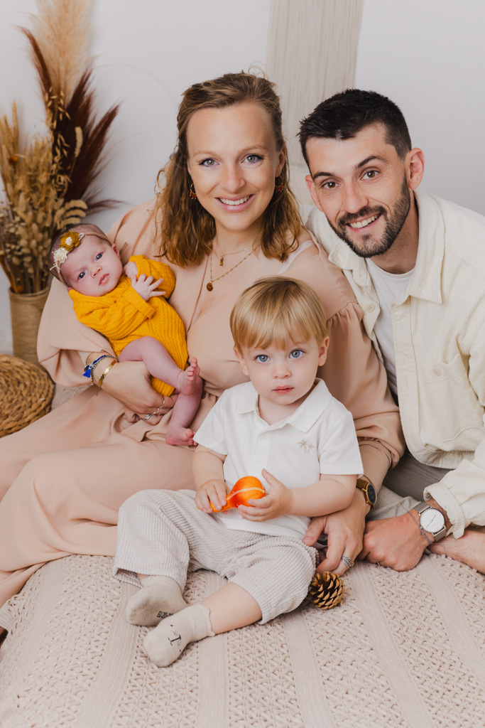 Portrait de famille souriant